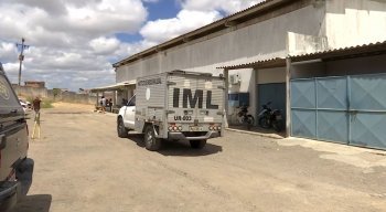 Corpo da vítima foi levado para o Instituto de Medicina Legal (IML) de Caruaru