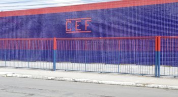 Até o momento, a diretora da escola ainda não se pronunciou