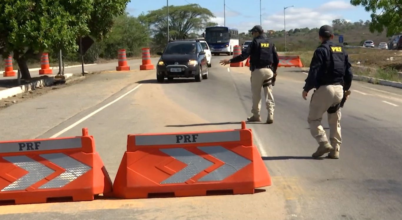 Polícia Rodoviária Federal atuando nas BRs de Pernambuco
