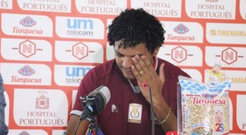 Luanderson se emocionou bastante durante a apresentação