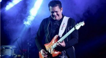 A cantora anunciou desligamento da banda Cabaré do Brega, mas não revelou o motivo