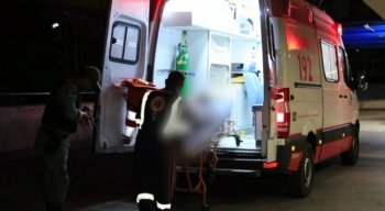Depois das agressões, os bandidos jogaram a vítima dentro de um rio