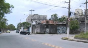 Na ação, os bandidos rendeu o motorista, enquanto o outro roubava os passageiros