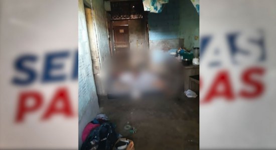 Corpos do homem e da mulher foram encontrados em uma casa sobre um colchão