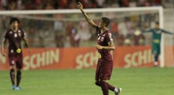 Kieza deve ser titular no jogo