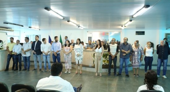 Novos concursados atuarão em serviços gerais, auxiliar de creche, agente administrativo, professor I (Educação Infantil), professor II (Matemática e Letras), auditor fiscal, agente de trânsito e médico clínico geral.