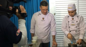 Receita variou entre bolo de chocolate e leite ninho no Mini Chef