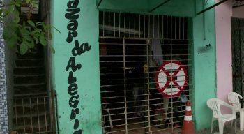 O bazar tem bastante movimento no bairro de Afogados, na Zona Oeste do Recife