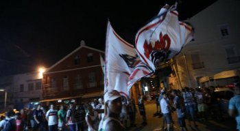 Tricolores comemoravam o aniversário de fundação do clube no pátio do Santa Cruz