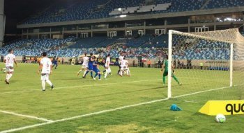 Santa Cruz empata e avança na Copa do Brasil