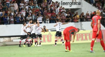 O Santa Cruz venceu o Salgueiro de virada no Arruda com gols de Pipico e Fabiano