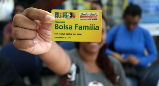 Bolsa Família: veja se vai receber benefício e 13º salário via Caixa Tem, após pausa de Carnaval
