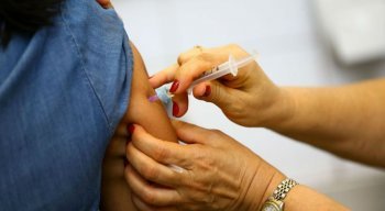 Nova vacina contra pneumonia, mais barata e abrangente que as versões atualmente usadas no Brasil está sendo testada em humanos