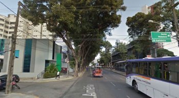 Mudanças ocorrem no cruzamento da Rua Amélia com a Esmeraldino Bandeira