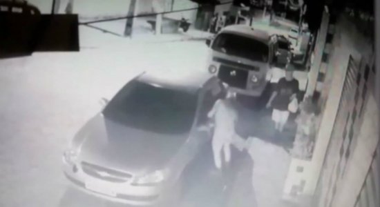 Vídeo: suspeito de estupro aborda mulher; vítima dá detalhes do crime