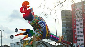 O Galo Gigante está sendo montado para o Carnaval 2020