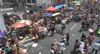 Confusão aconteceu na área de dispersão do bloco, na Rua do Sol