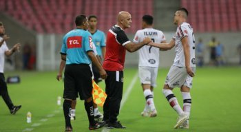 São quatro vitórias e um empate nos últimos cinco jogos na frente do Santa Cruz
