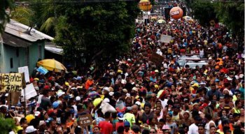 Os Irresponsáveis é tradição do folião na Zona Norte do Recife