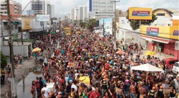 O bloco Camburão da Alegria ocorre neste sábado (29), na Avenida Doze de Março, em Bairro Novo, Olinda