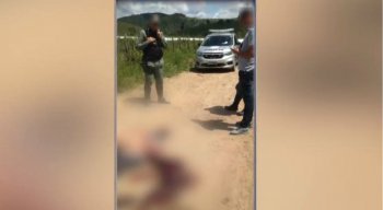 O sargento foi encontrado morto em uma estrada de barro