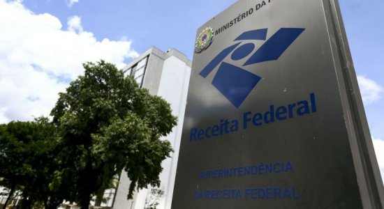 As pessoas que entregarem a declaração no início do prazo têm prioridade para receber a restituição, caso não a preencham com erros ou omissões