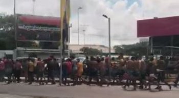 Torcidas já se direcionam à Ilha do Retiro, sede da partida deste sábado -