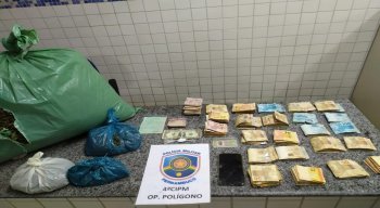 A grande quantidade de drogas e o valor em dinheiro foram encontrados durante ronda no município de Petrolândia, no Sertão