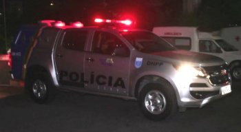 O enteado, armado com uma faca, desferiu um golpe no tórax da idosa.