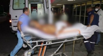 A polícia investiga qual seria a motivação do crime e tenta identificar os assassinos.
