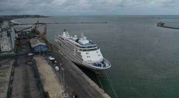 O cruzeiro atracou no Porto do Recife e foi isolado pela Agência Nacional de Vigilância Sanitária