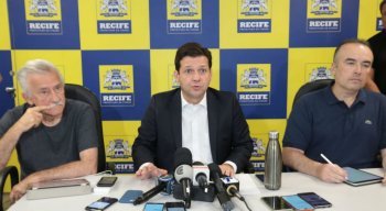 Geraldo Julio fez coletiva neste sábado para falar das medidas preventivas para conter o novo coronavírus