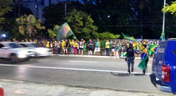 Dois homens foram detidos durante o protesto a favor do Governo Bolsonaro, na Zona Sul do Recife