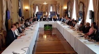 A reunião entre o Governo de Pernambuco, Amupe e os prefeitos da RMR aconteceu nesta segunda-feira (16), no Palácio do Governo