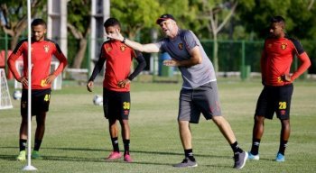 Preparador físico do Sport, Ricardo Henriques coordenou a construção da "cartilha" de treinos dos jogadores para o período em casa.