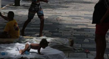 Devido a pandemia do novo coronavírus moradores de rua e pessoas que vivem na rua sofrem
