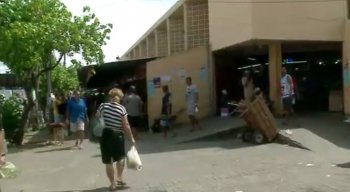 No bairro de Afogados, a reportagem encontrou muita gente pelas ruas