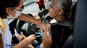 Recife faz Campanha de Vacinação contra Gripe em pontos de drive thru