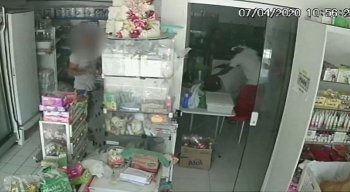 De acordo com uma testemunha, que não quis se identificar, essa não foi a primeira vez em que o local foi assaltado