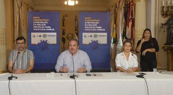 Secretário estadual de Saúde, André Longo (centro), reforçou necessidade de isolamento social