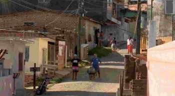 Segundo a Compesa, a população pode solicitar carro-pipa pelo telefone 0800 081 0195