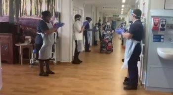 A senhora recebeu alta nessa quarta-feira (15)