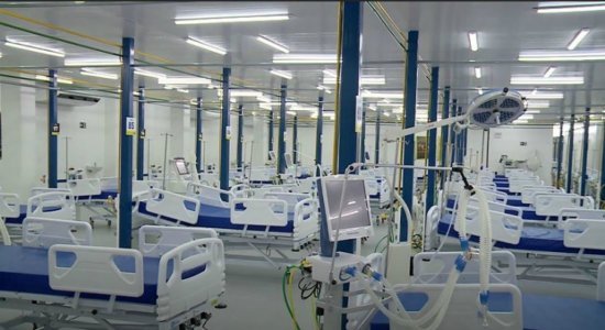 O hospital de campanha fica no bairro dos Coelhos, no Recife