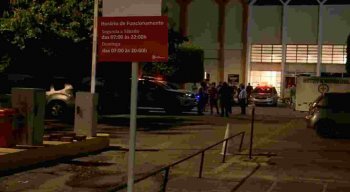 Houve correria e clientes tentaram se esconder na parte interna do supermercado