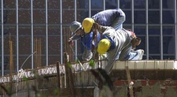 Setor da construção civil está parado em Pernambuco por causa da pandemia do novo coronavírus