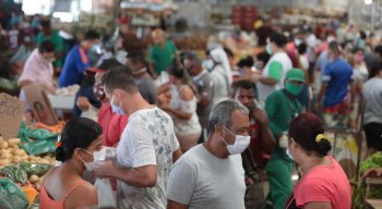 Movimento no Ceasa foi grande na manhã desta quarta-feira (6)