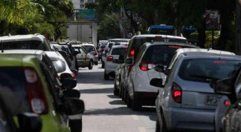 Carros e outros veículos deverão obedecer esquema de rodízio