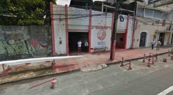 O prédio utilizado como garagem do departamento de remo do Náutico