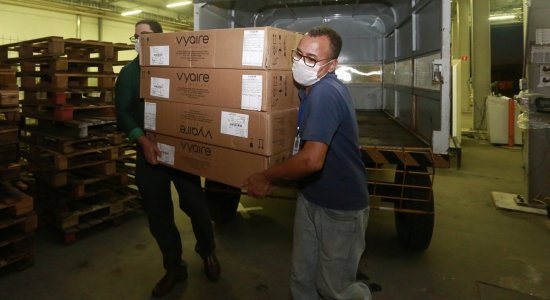 Pernambuco recebe mais 35 respiradores para equipar hospitais na capital e interior