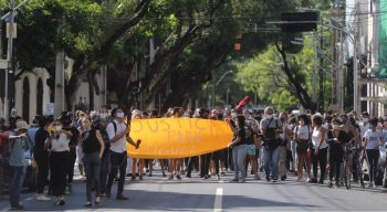 Protesto cobra justiça pela morte de Miguel Otávio Santana da Silva